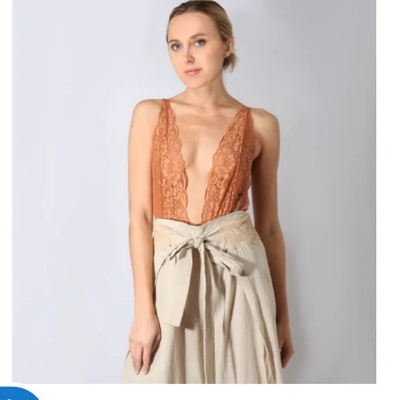 HAH Comin' in HAHT Lace Bodysuit in Brown Sugar - Picture 2 of 10